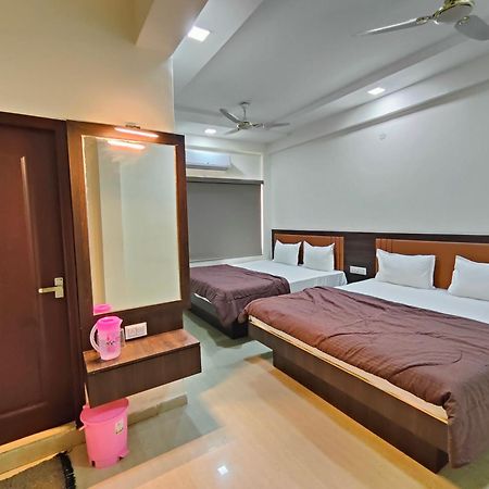 Hotel Heritage Palace ภุช ภายนอก รูปภาพ
