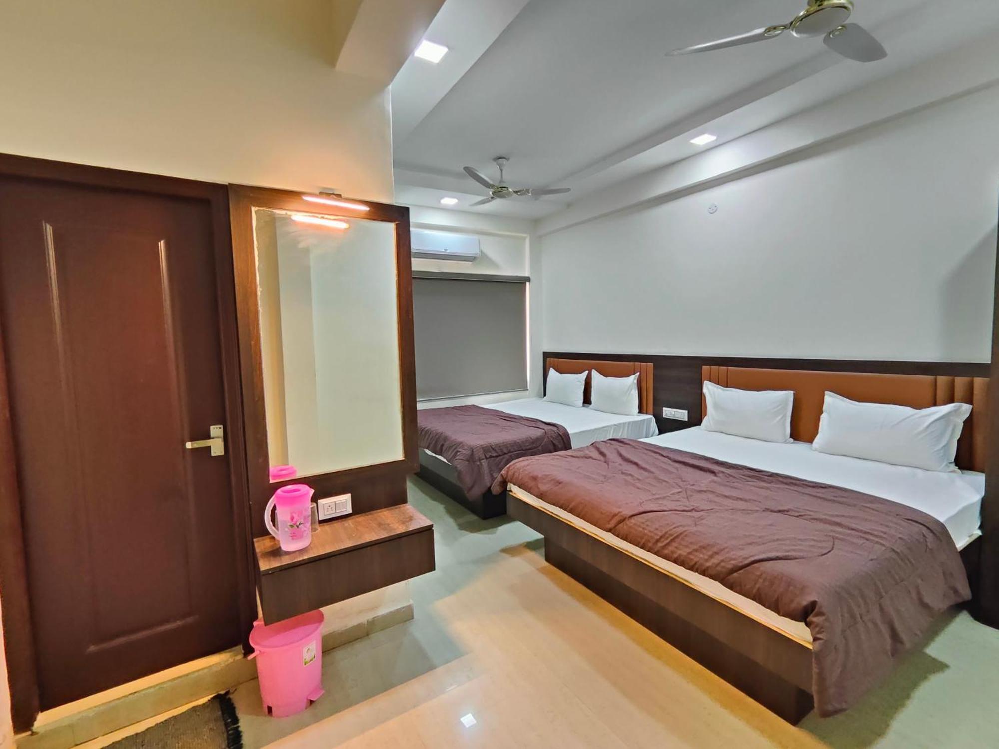 Hotel Heritage Palace ภุช ภายนอก รูปภาพ
