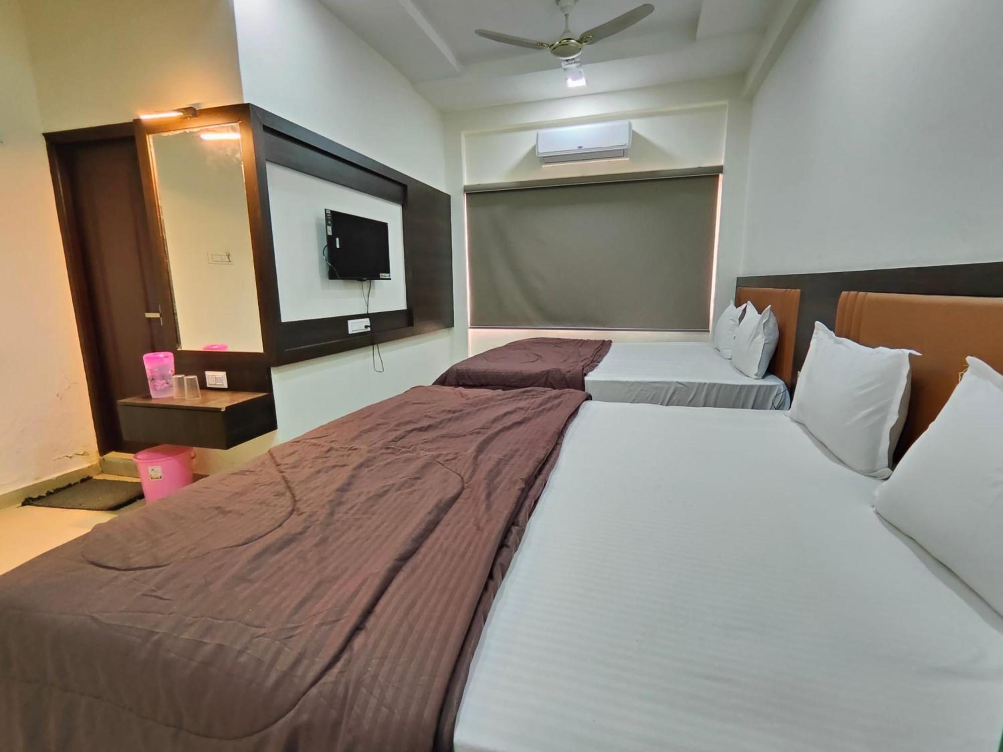 Hotel Heritage Palace ภุช ภายนอก รูปภาพ