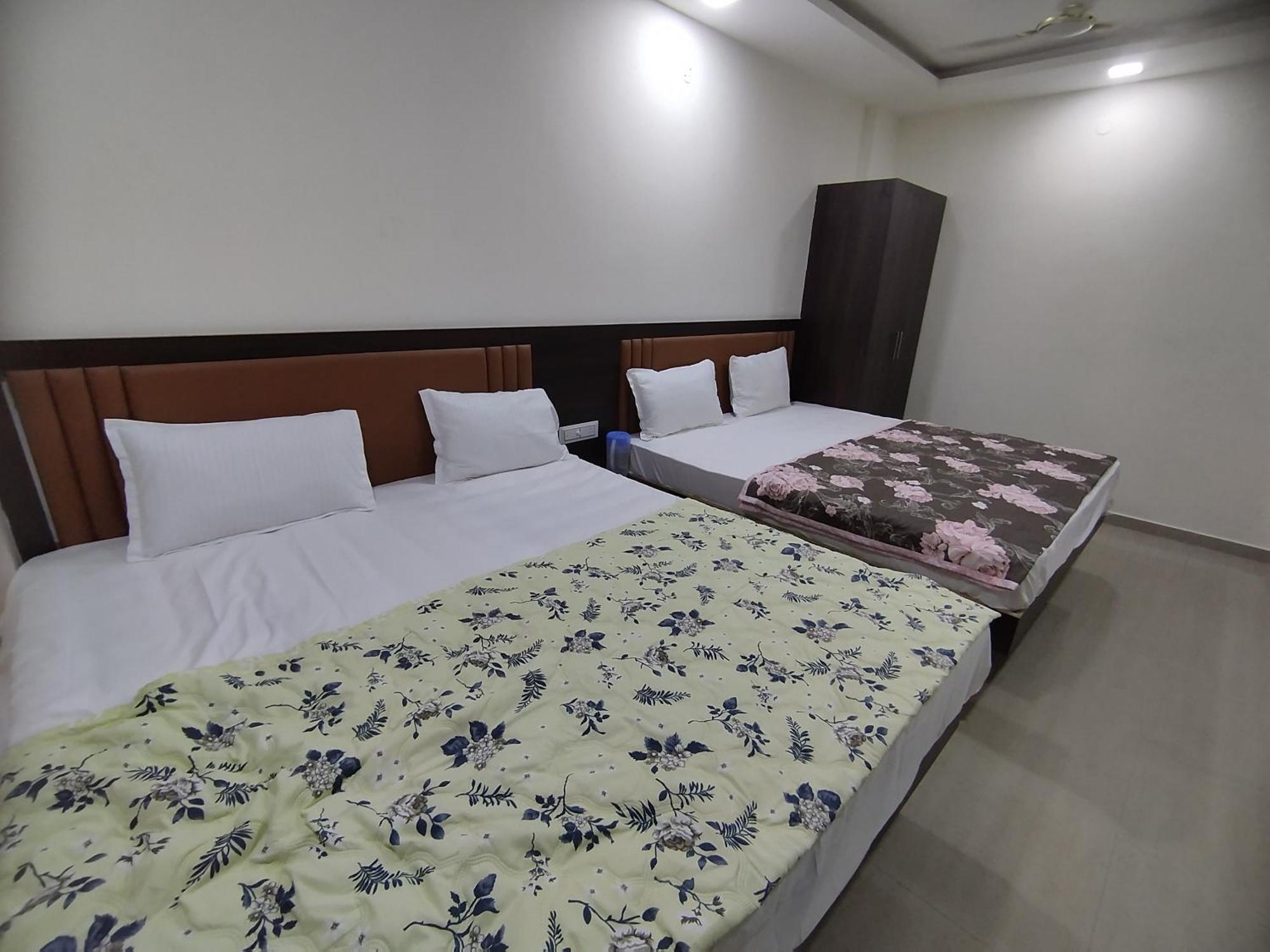 Hotel Heritage Palace ภุช ภายนอก รูปภาพ